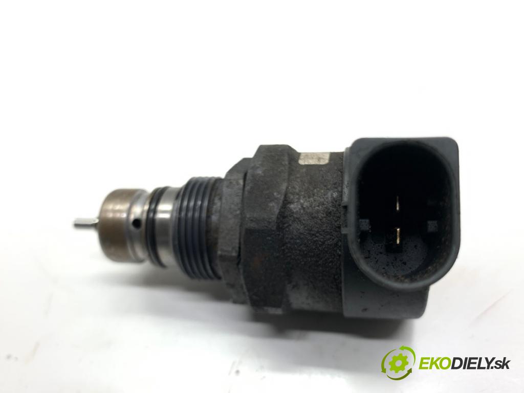 VW TRANSPORTER T5 Autobus 2015 103 kW 2.0 TDI 1968 Regulátor tlaku paliva 057130764H (Palivový systém ostatné)