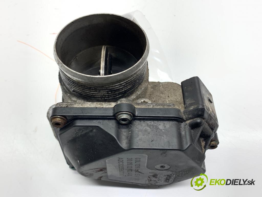 VW TRANSPORTER T5 Autobus 2015 103 kW 2.0 TDI 1968 škrtíci klapka 03L128063S (Škrticí klapka)