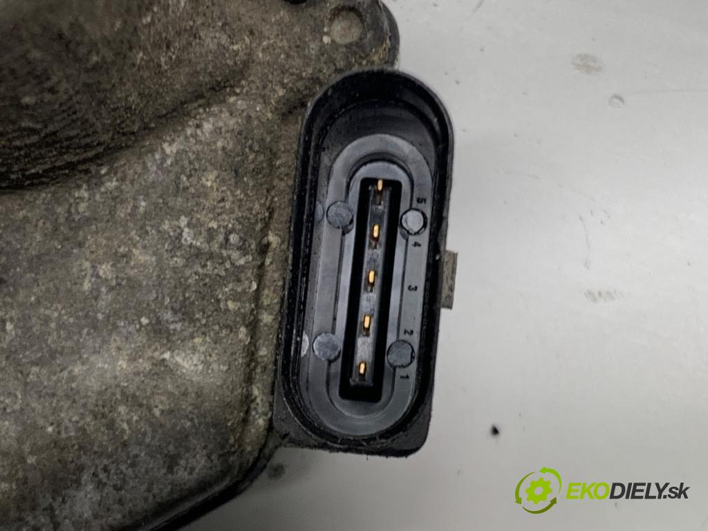 VW TRANSPORTER T5 Autobus 2015 103 kW 2.0 TDI 1968 Škrtiaca klapka 03L128063S (Škrtiaca klapka)