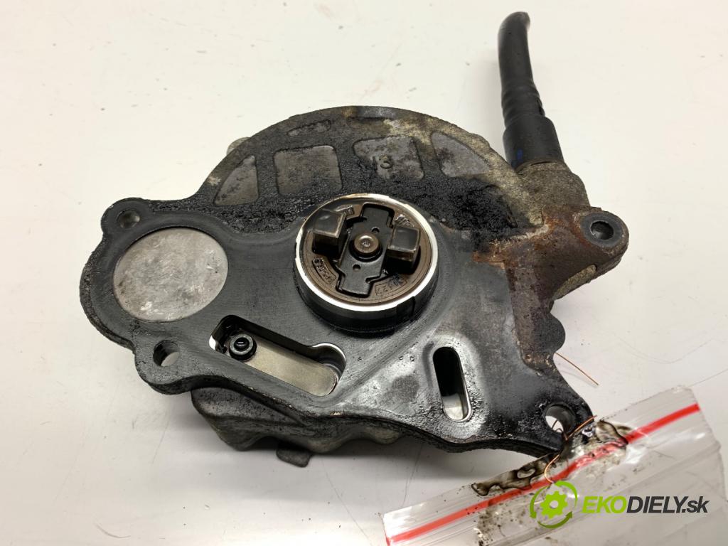 VW TRANSPORTER T5 Autobus 2015 103 kW 2.0 TDI 1968 Pumpa vákuová 03L145100F