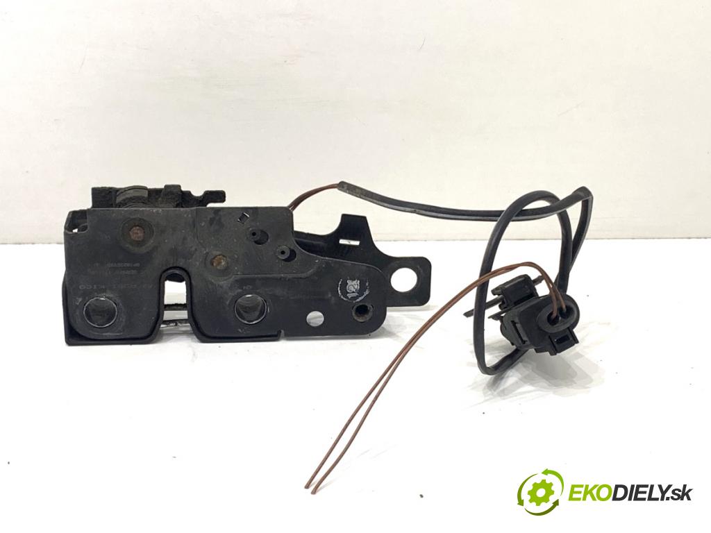 AUDI A3 8P liftback 2005 147 kW 2.0 TFSI quattro 1984 zámok kapoty přední část 8P0823509D