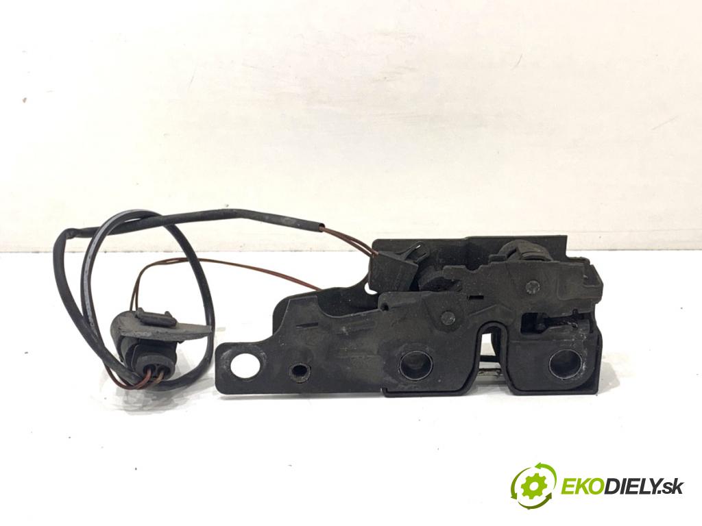 AUDI A3 8P liftback 2005 147 kW 2.0 TFSI quattro 1984 zámok kapoty přední část 8P0823509D