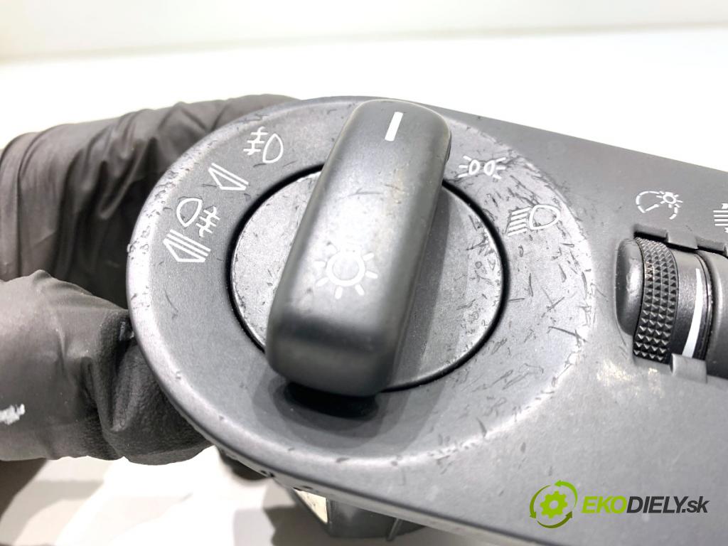 AUDI A3 8P liftback 2005 147 kW 2.0 TFSI quattro 1984 spínač světel 8P1941531Q