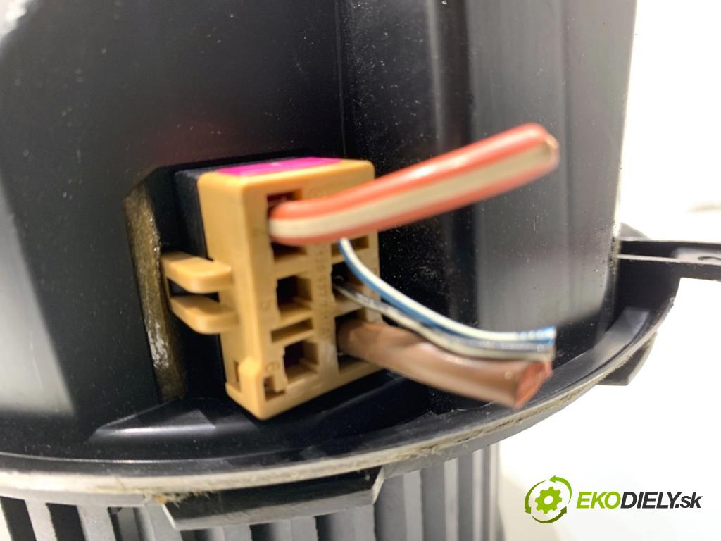 AUDI A3 8P liftback 2005 147 kW 2.0 TFSI quattro 1984 ventilátor kúrenia 1K1820015C