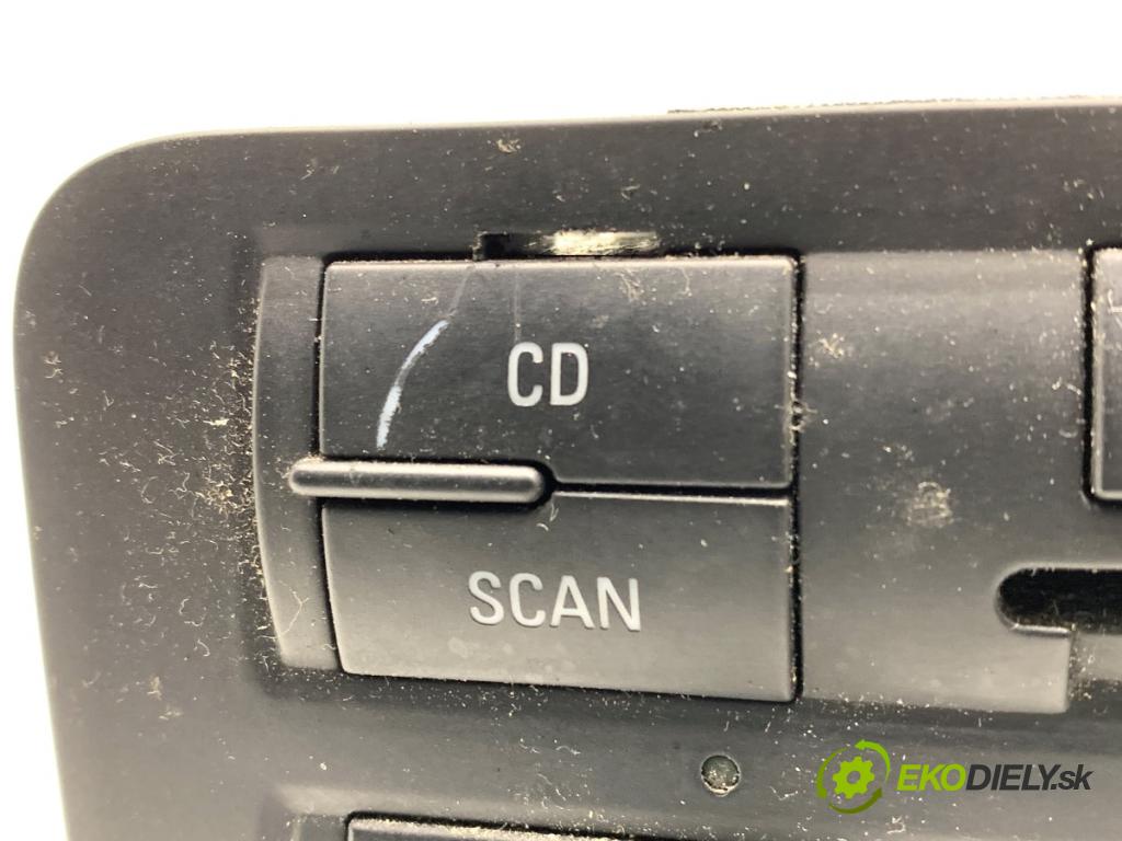 AUDI A3 8P liftback 2005 147 kW 2.0 TFSI quattro 1984 RADIO 8P0035195 (Audio zariadenie)