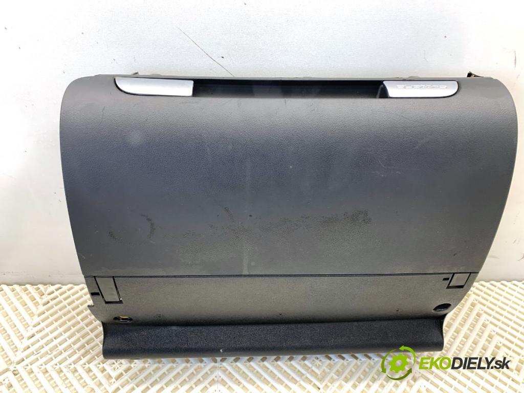 AUDI A3 8P liftback 2005 147 kW 2.0 TFSI quattro 1984 přihrádka kastlík spolujezdce 8P1857035G (Přihrádka (kastlík))