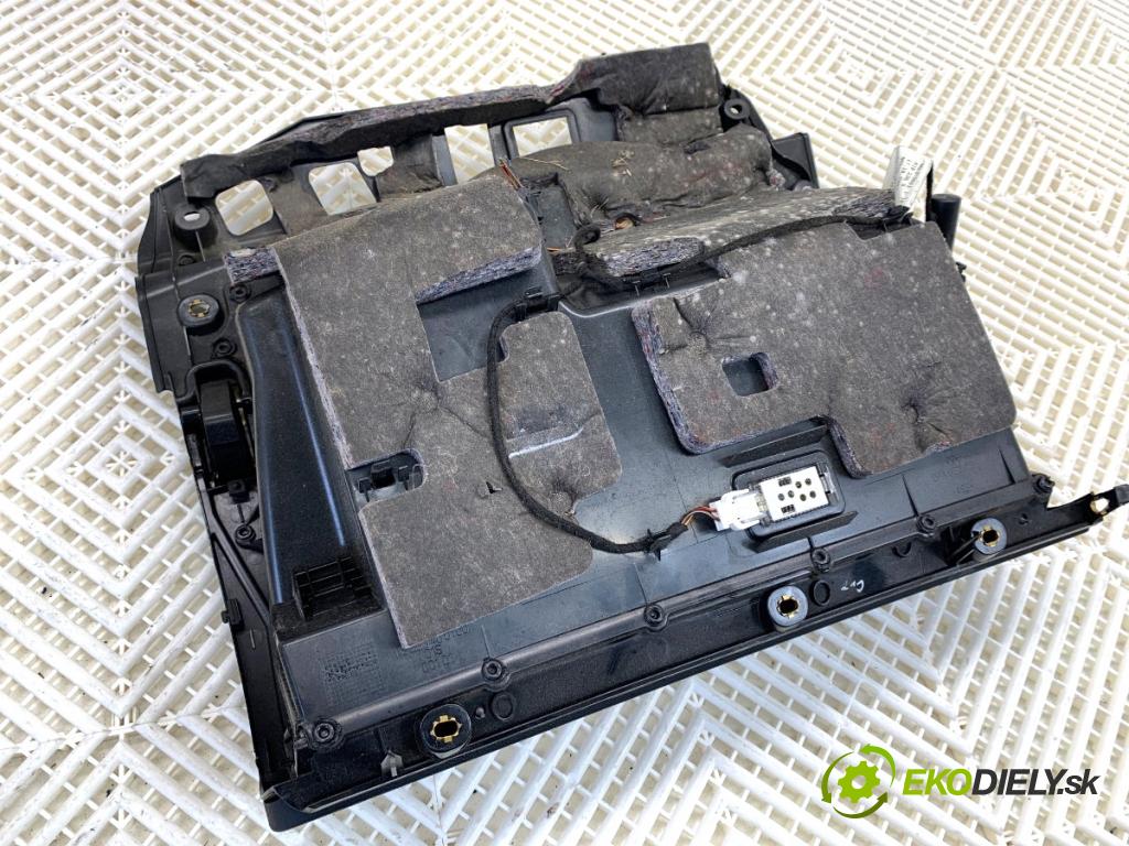 AUDI A3 8P liftback 2005 147 kW 2.0 TFSI quattro 1984 Priehradka, kastlík spolujazdca 8P1857035G (Priehradka (kastlík))