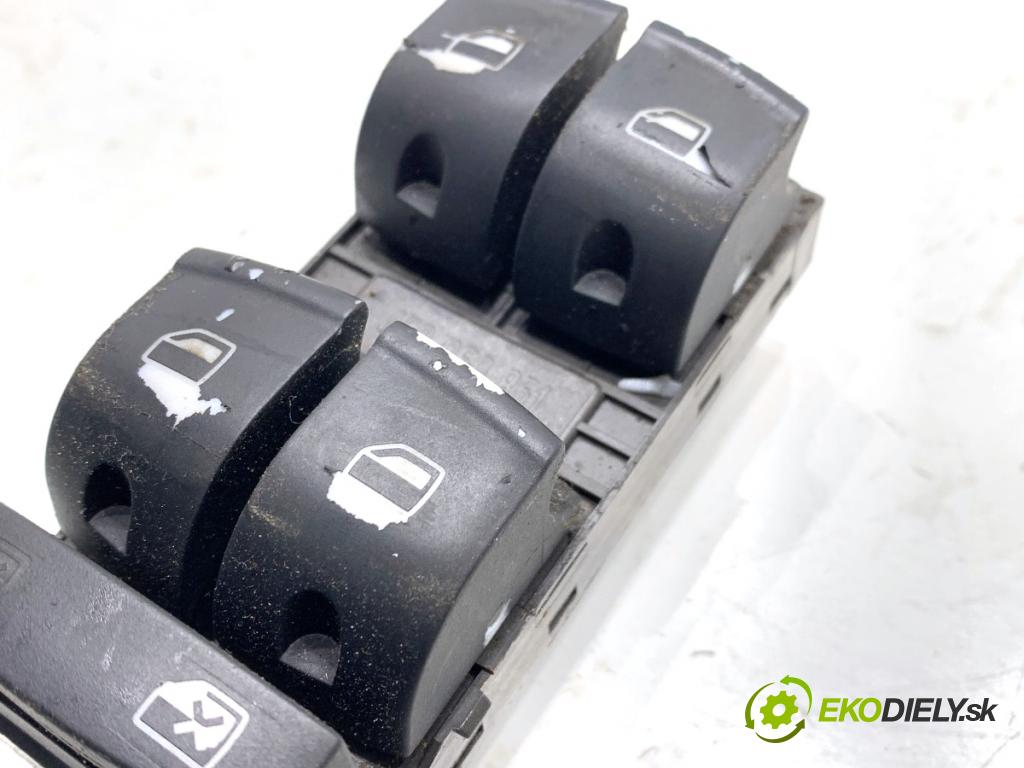 AUDI A3 8P liftback 2005 147 kW 2.0 TFSI quattro 1984 přepínač oken  (Páčky pod volantem)