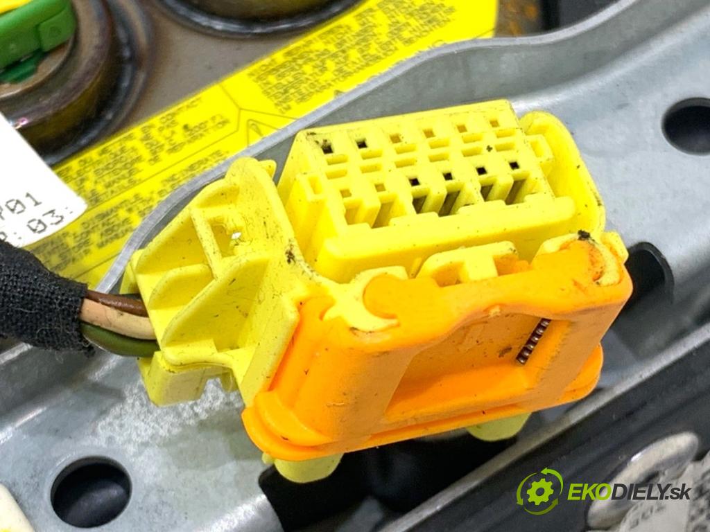 AUDI A3 8P liftback 2005 147 kW 2.0 TFSI quattro 1984 AirBag volantu 8P0880201AK (Airbag)