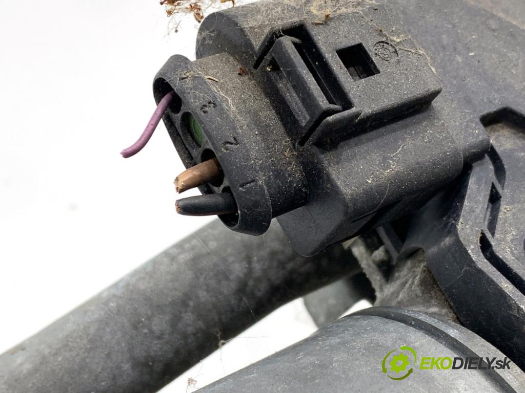 AUDI A3 8P liftback 2005 147 kW 2.0 TFSI quattro 1984 mechanismus stěračů přední část 8P1955023E (Motorek stěračů přední)