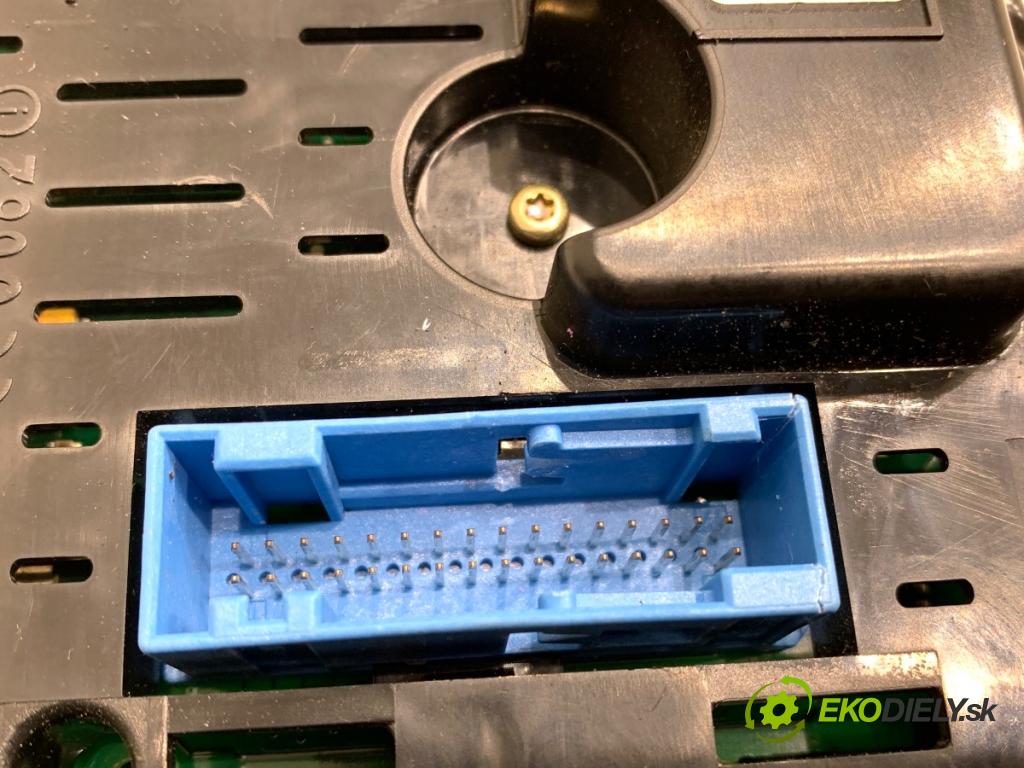 AUDI A3 8P liftback 2005 147 kW 2.0 TFSI quattro 1984 Prístrojovka 8P0920930T (Prístrojová doska)