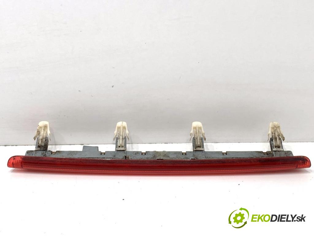 AUDI A3 8P liftback 2005 147 kW 2.0 TFSI quattro 1984 Svetlo brzdových svetiel 8P4945097