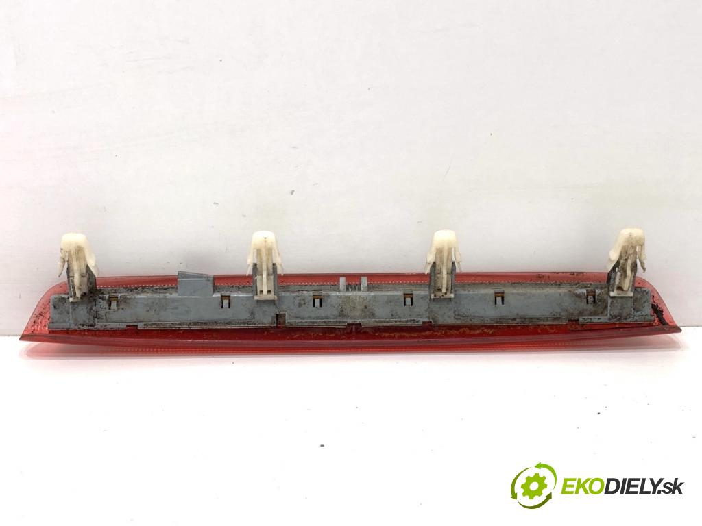 AUDI A3 8P liftback 2005 147 kW 2.0 TFSI quattro 1984 Svetlo brzdových svetiel 8P4945097