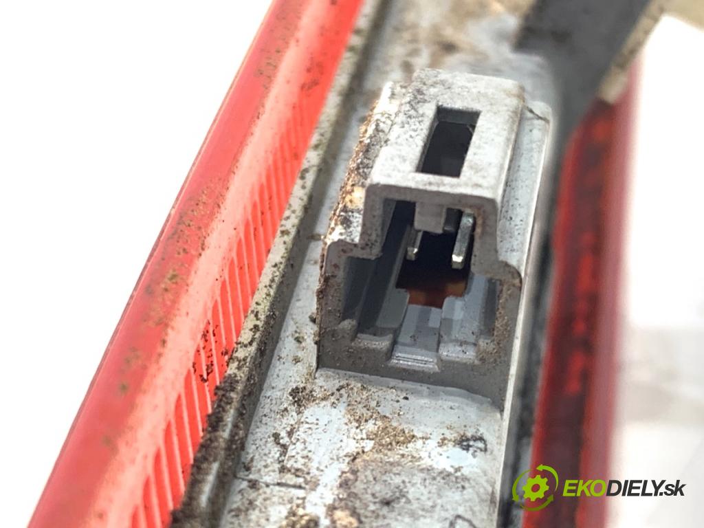 AUDI A3 8P liftback 2005 147 kW 2.0 TFSI quattro 1984 Svetlo brzdových svetiel 8P4945097