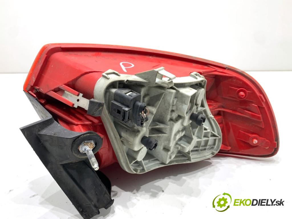 AUDI A3 8P liftback 2005 147 kW 2.0 TFSI quattro 1984 Svetlo pravy zad 8P4945096