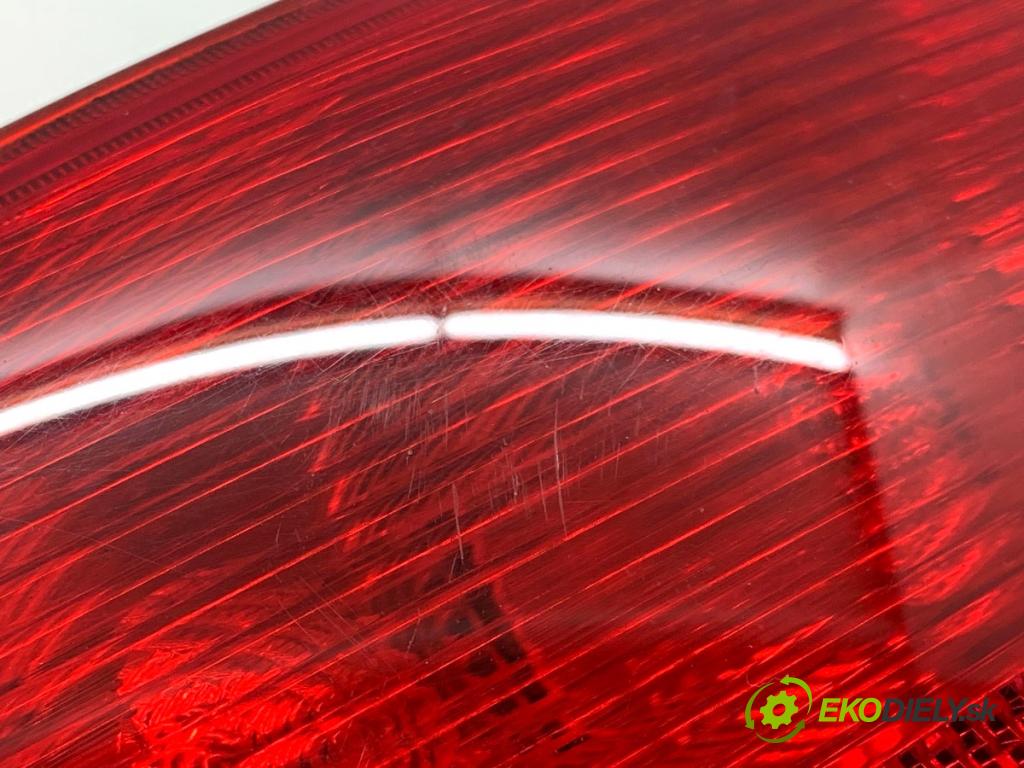 AUDI A3 8P liftback 2005 147 kW 2.0 TFSI quattro 1984 Svetlo ľavy zad 8P4945095