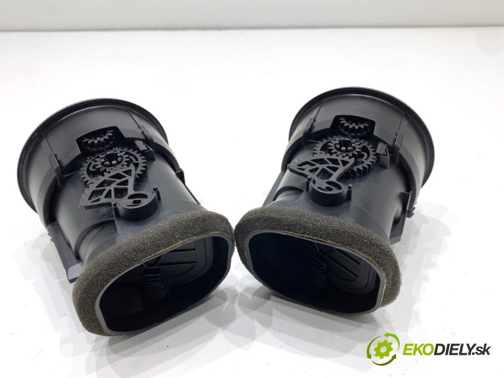 AUDI A3 8P liftback 2005 147 kW 2.0 TFSI quattro 1984 Mriežky kúrenia predný 8P0820901A