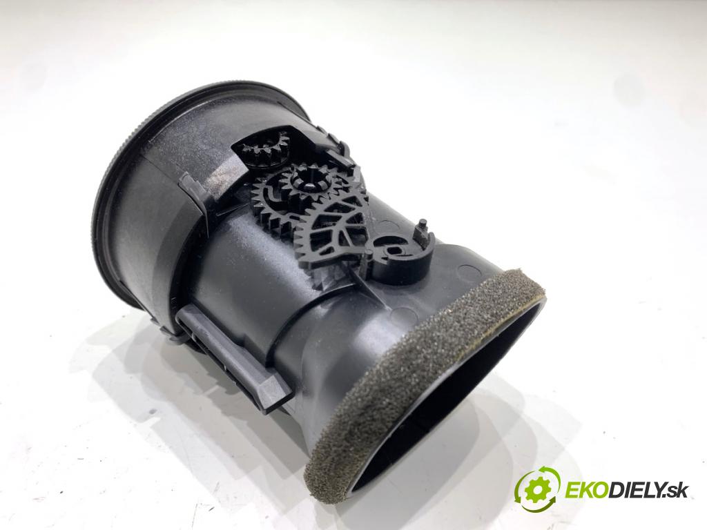 AUDI A3 8P liftback 2005 147 kW 2.0 TFSI quattro 1984 Mriežky kúrenia pravy predný 8P0820901A