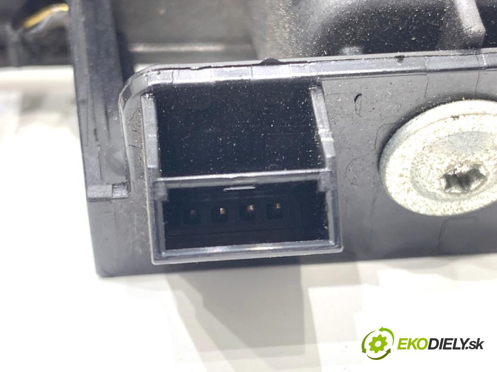 AUDI A3 8P liftback 2005 147 kW 2.0 TFSI quattro 1984 Kľučka dverí zad