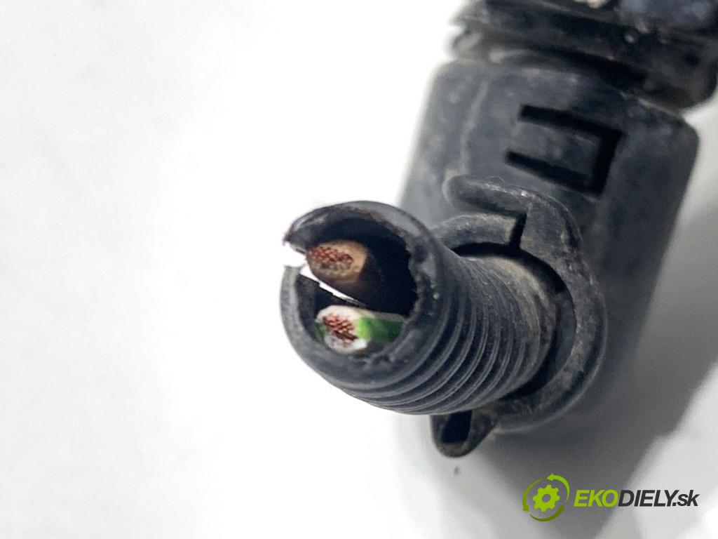 AUDI A3 8P liftback 2005 147 kW 2.0 TFSI quattro 1984 Hmlové svetlo, hmlovka pravy predný 246968-00