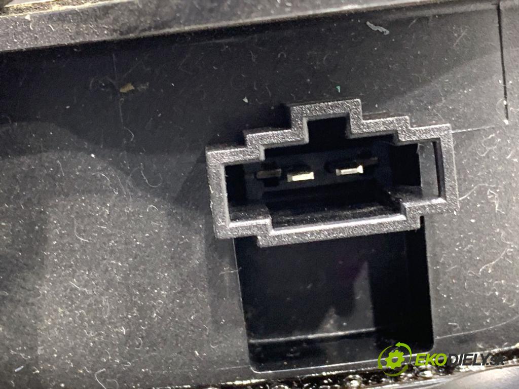 AUDI A3 8P liftback 2005 147 kW 2.0 TFSI quattro 1984 reproduktory 8P0035411 8H0035399B