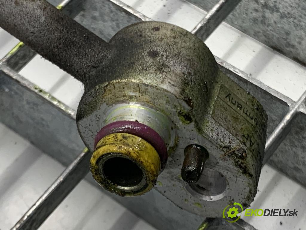 AUDI A3 8P liftback 2005 147 kW 2.0 TFSI quattro 1984 rúrka klimatizace 1K0820741AH (Trubka klimatizace)