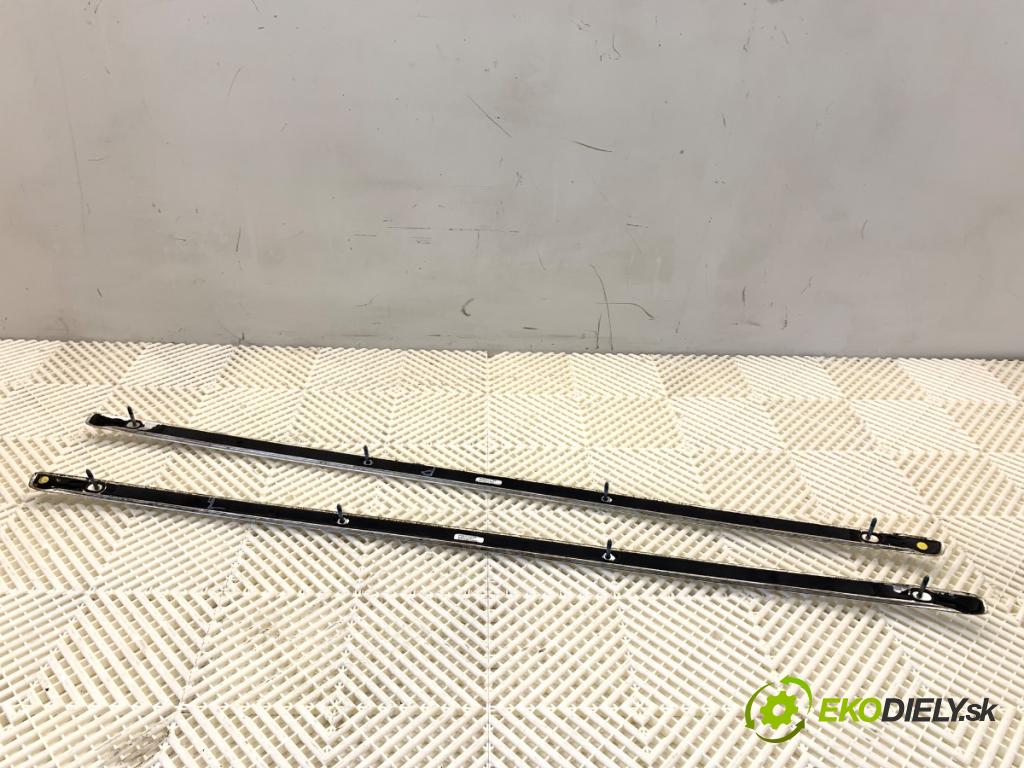 AUDI A3 8P liftback 2005 147 kW 2.0 TFSI quattro 1984 lyžiny STRECHA: 8P4860022G 8P4860021G