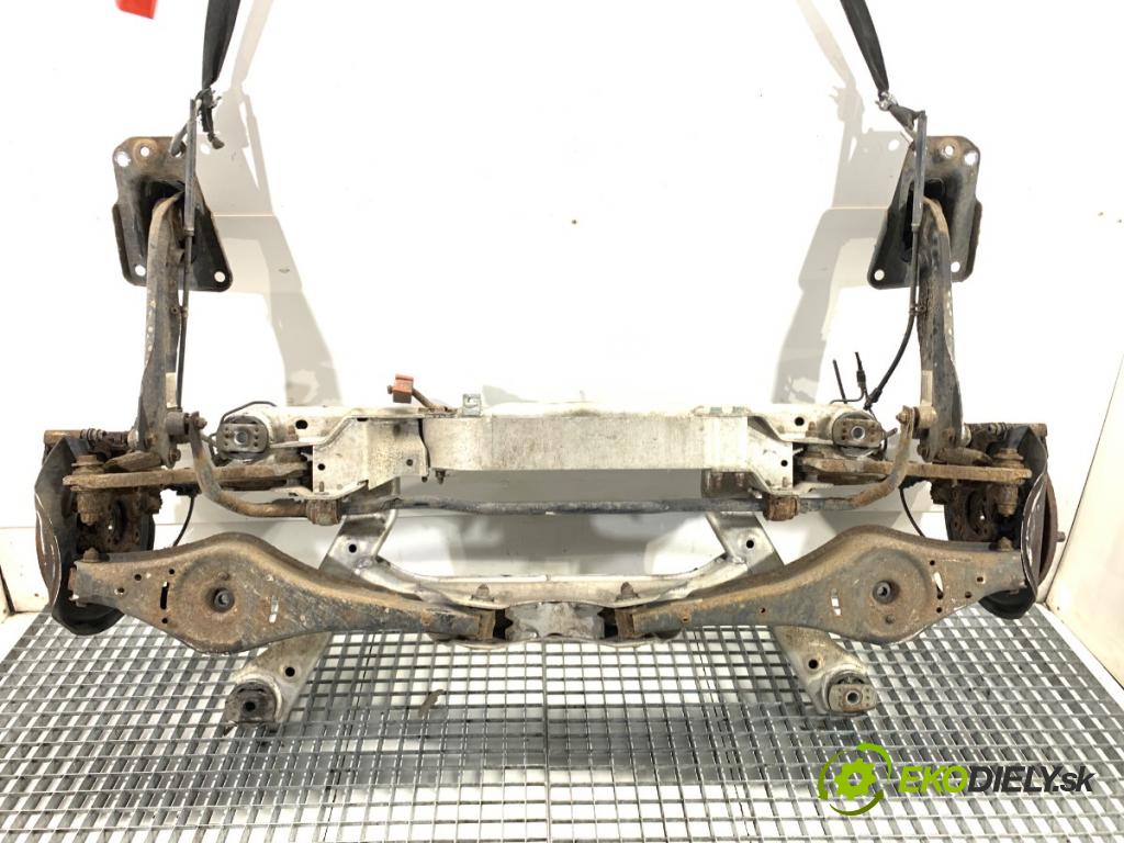 AUDI A3 8P liftback 2005 147 kW 2.0 TFSI quattro 1984 Výstuha zad 1K0505235M