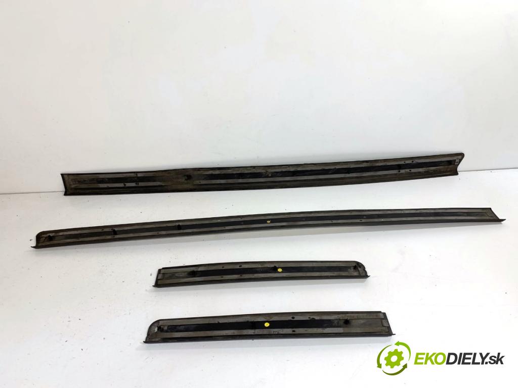 AUDI A3 8P liftback 2005 147 kW 2.0 TFSI quattro 1984 lišty PROGOWE gumy pedálu S-LINE 8P4853492F 8P4853558F