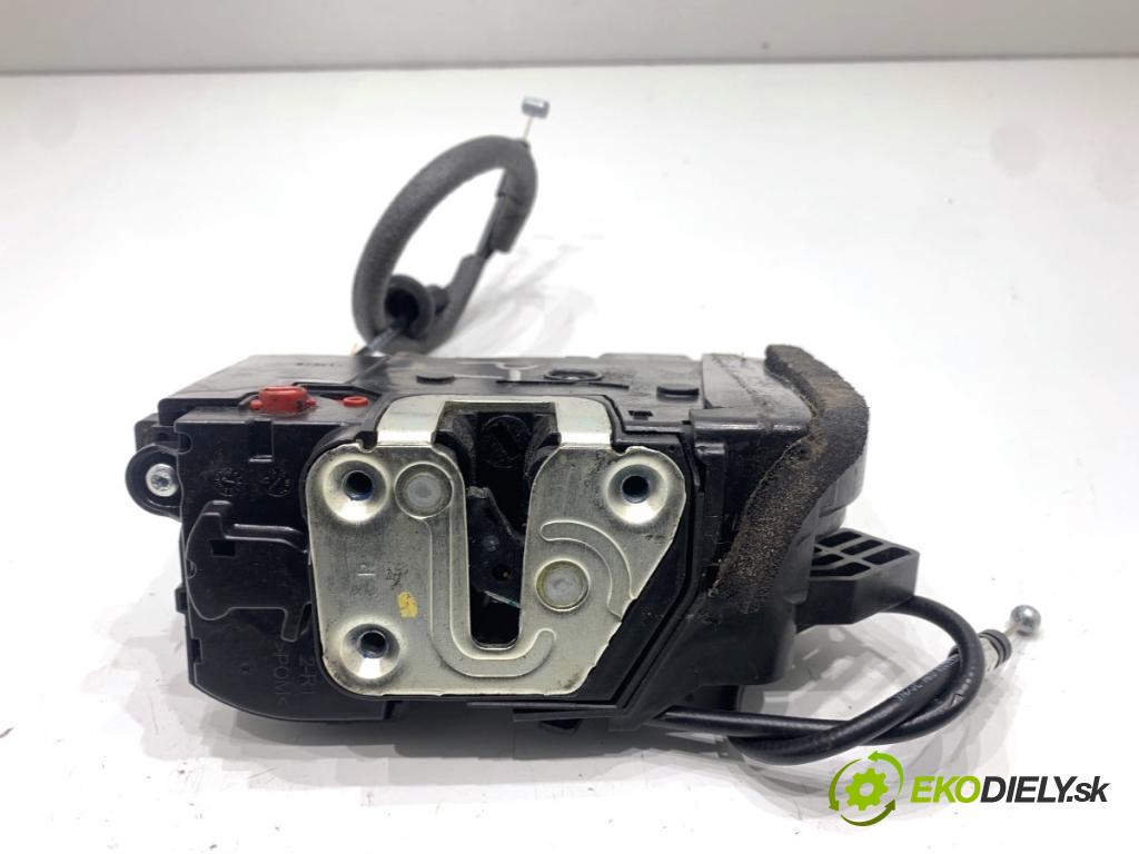 HYUNDAI ix20 liftback 2013 66 kW 1.4 1396 zámok Dvere pravy zad 81420-1K000