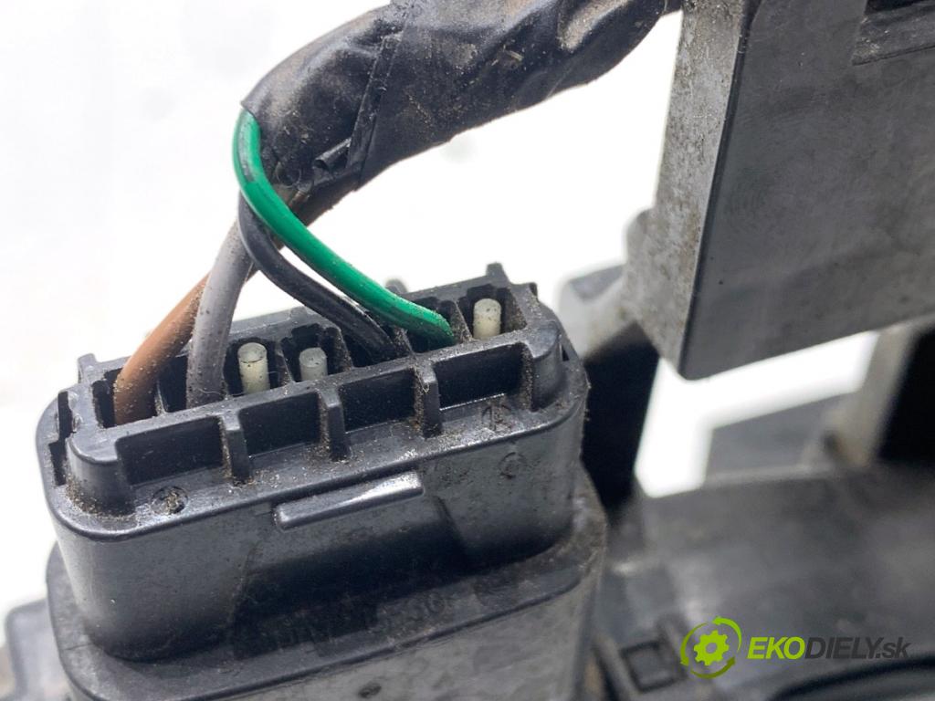 HYUNDAI ix20 liftback 2013 66 kW 1.4 1396 zámok Dvere ľavy zad 81410-1K000