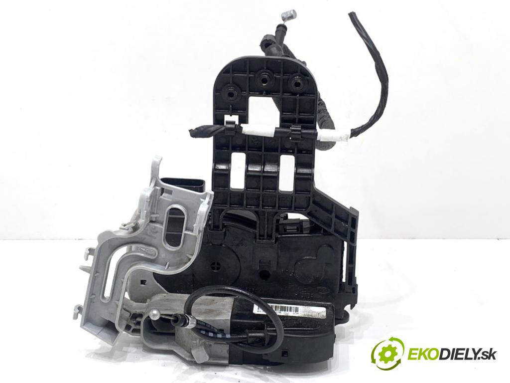 HYUNDAI ix20 liftback 2013 66 kW 1.4 1396 zámok Dvere pravy predný 81320-1K020