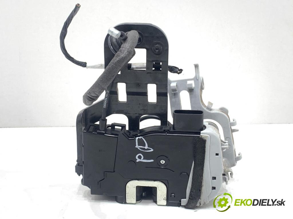 HYUNDAI ix20 liftback 2013 66 kW 1.4 1396 zámok Dvere pravy predný 81320-1K020