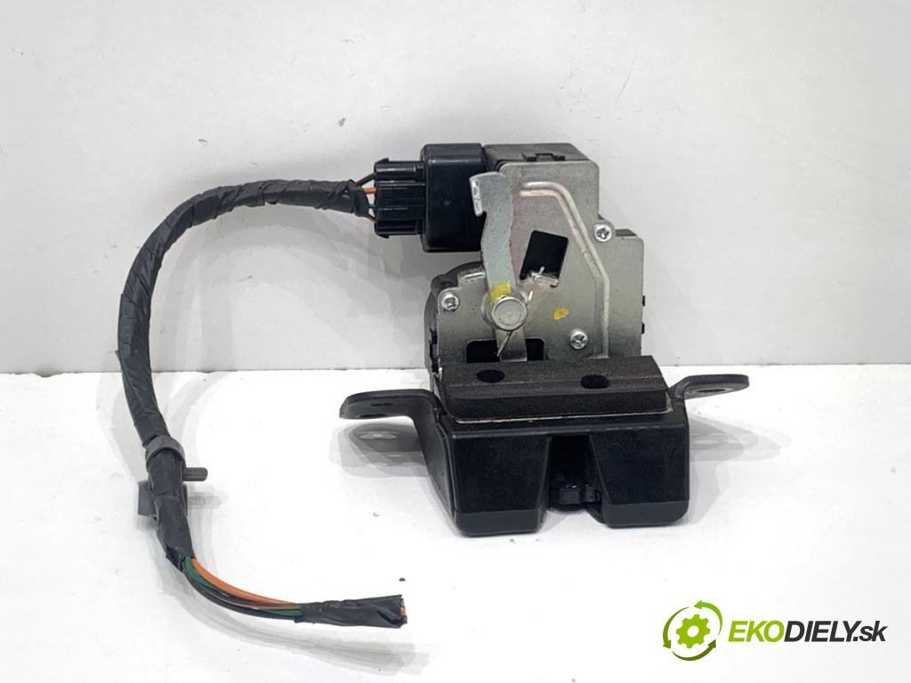 HYUNDAI ix20 liftback 2013 66 kW 1.4 1396 zámok dverí zad 81230-1H000