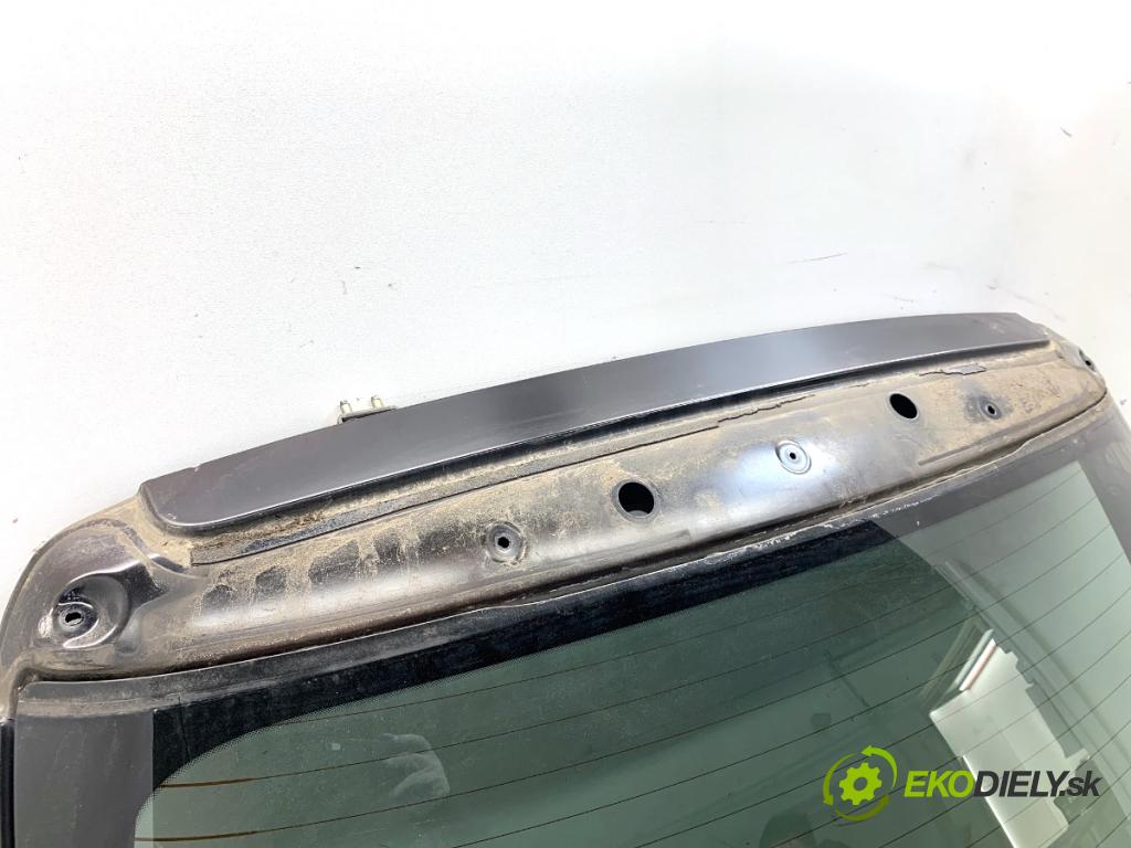 HYUNDAI ix20 liftback 2013 66 kW 1.4 1396 kapota zadní část