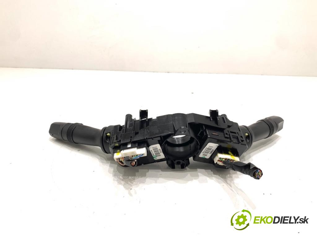 HYUNDAI ix20 liftback 2013 66 kW 1.4 1396 Prepínač kombinovaný 93420-2K560 93410-1M530 (Prepínacie páčky pod volantom)