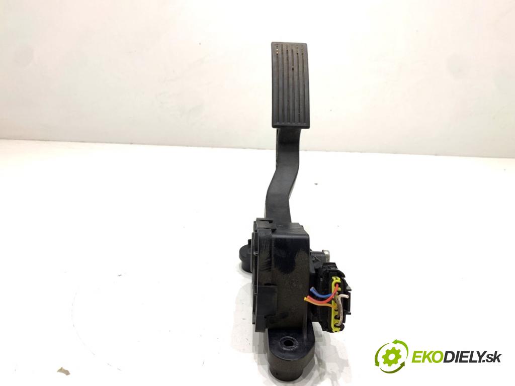 HYUNDAI ix20 liftback 2013 66 kW 1.4 1396 Potenciometer plynu 32726-1P200 (Potenciometer plynového pedálu)