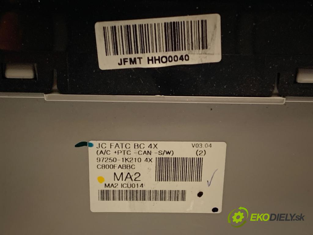 HYUNDAI ix20 liftback 2013 66 kW 1.4 1396 Panel ovládania kúrenia 97250-1K210 (Prepínacie páčky pod volantom)