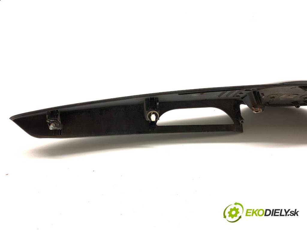 HYUNDAI ix20 liftback 2013 66 kW 1.4 1396 lišta dveří zadní část