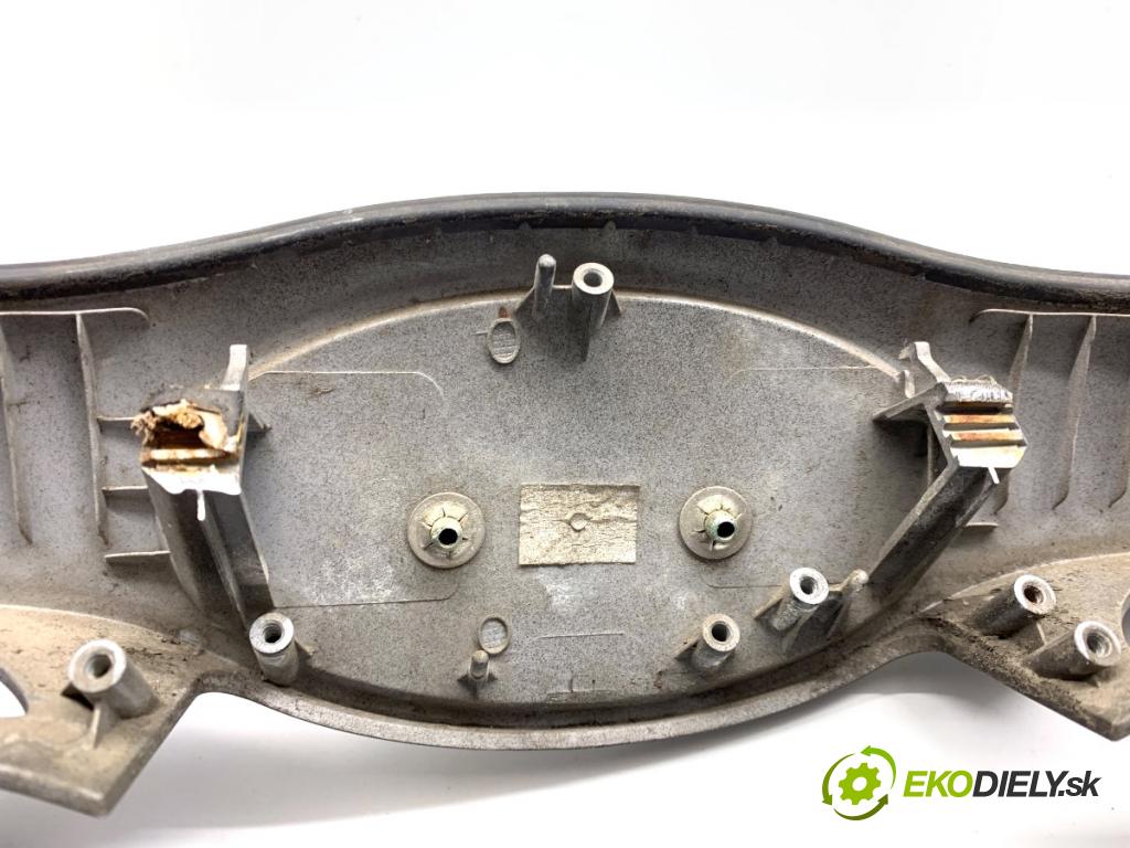 HYUNDAI ix20 liftback 2013 66 kW 1.4 1396 lišta dveří zadní část