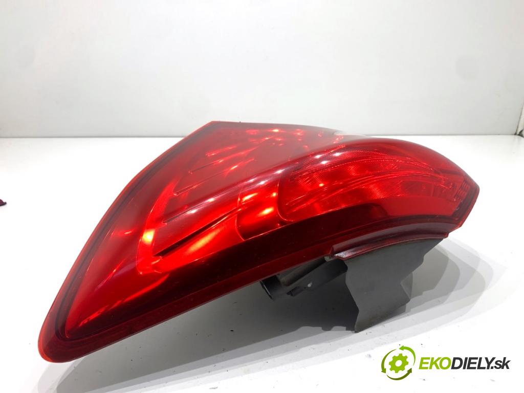 HYUNDAI ix20 liftback 2013 66 kW 1.4 1396 Svetlo pravy zad 92402-1K0