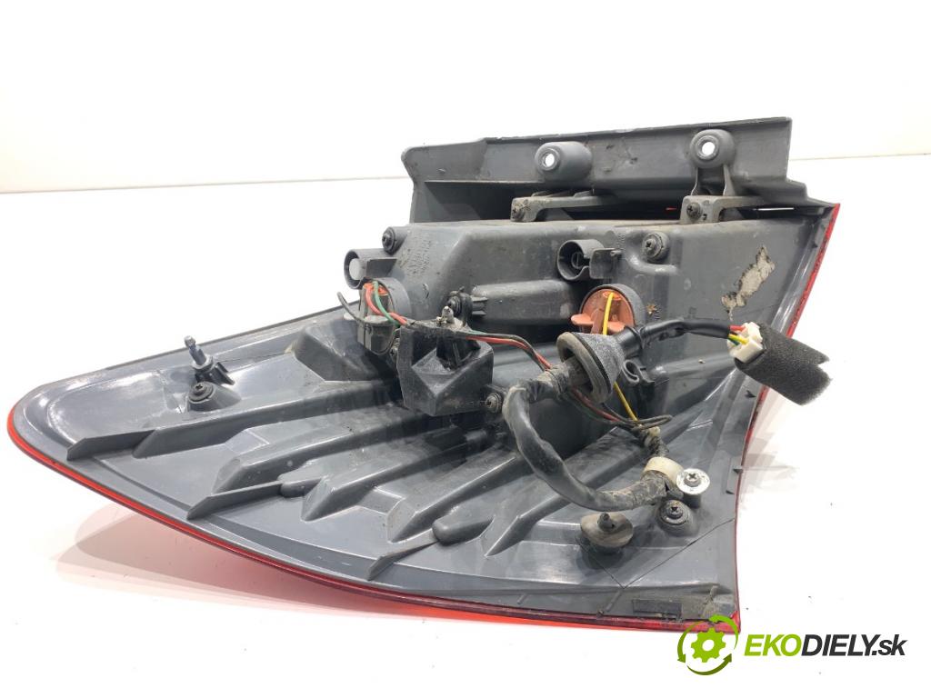 HYUNDAI ix20 liftback 2013 66 kW 1.4 1396 Svetlo pravy zad 92402-1K0