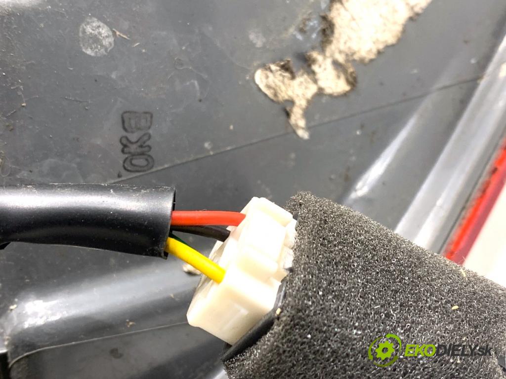 HYUNDAI ix20 liftback 2013 66 kW 1.4 1396 Svetlo pravy zad 92402-1K0