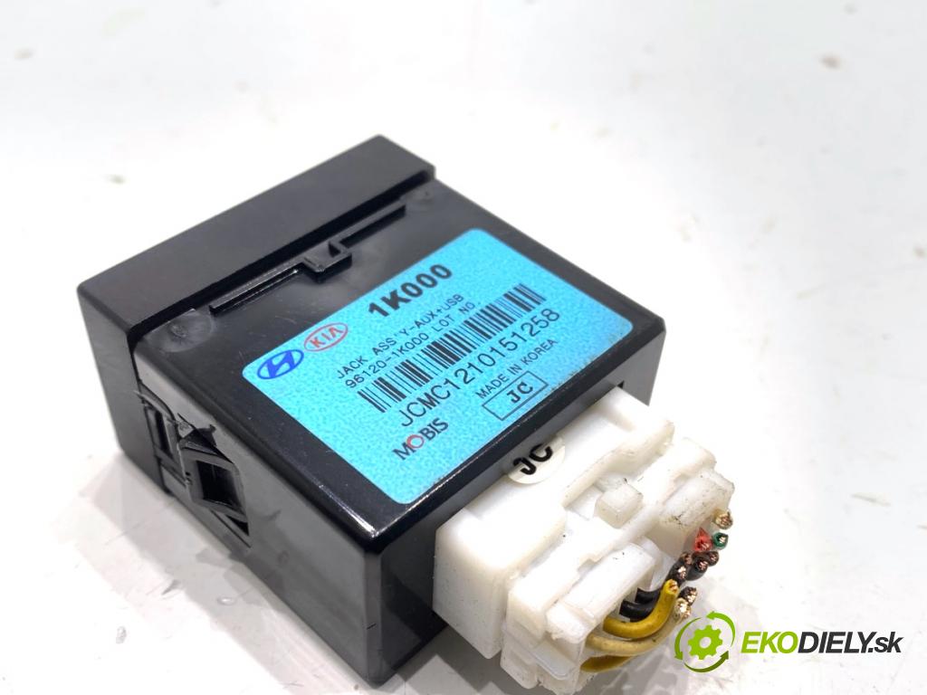 HYUNDAI ix20 liftback 2013 66 kW 1.4 1396 HNÍZDO: USB 96120-1K000