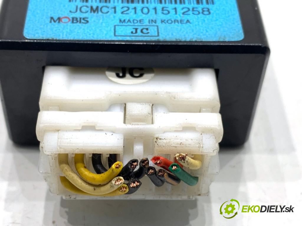 HYUNDAI ix20 liftback 2013 66 kW 1.4 1396 HNÍZDO: USB 96120-1K000