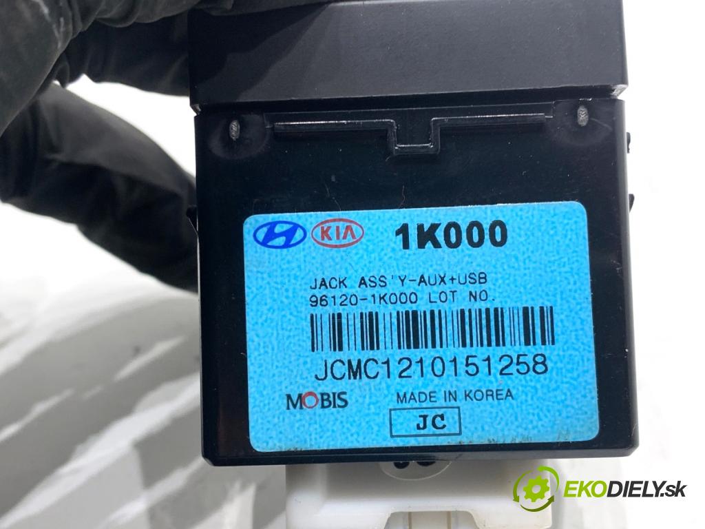 HYUNDAI ix20 liftback 2013 66 kW 1.4 1396 HNÍZDO: USB 96120-1K000