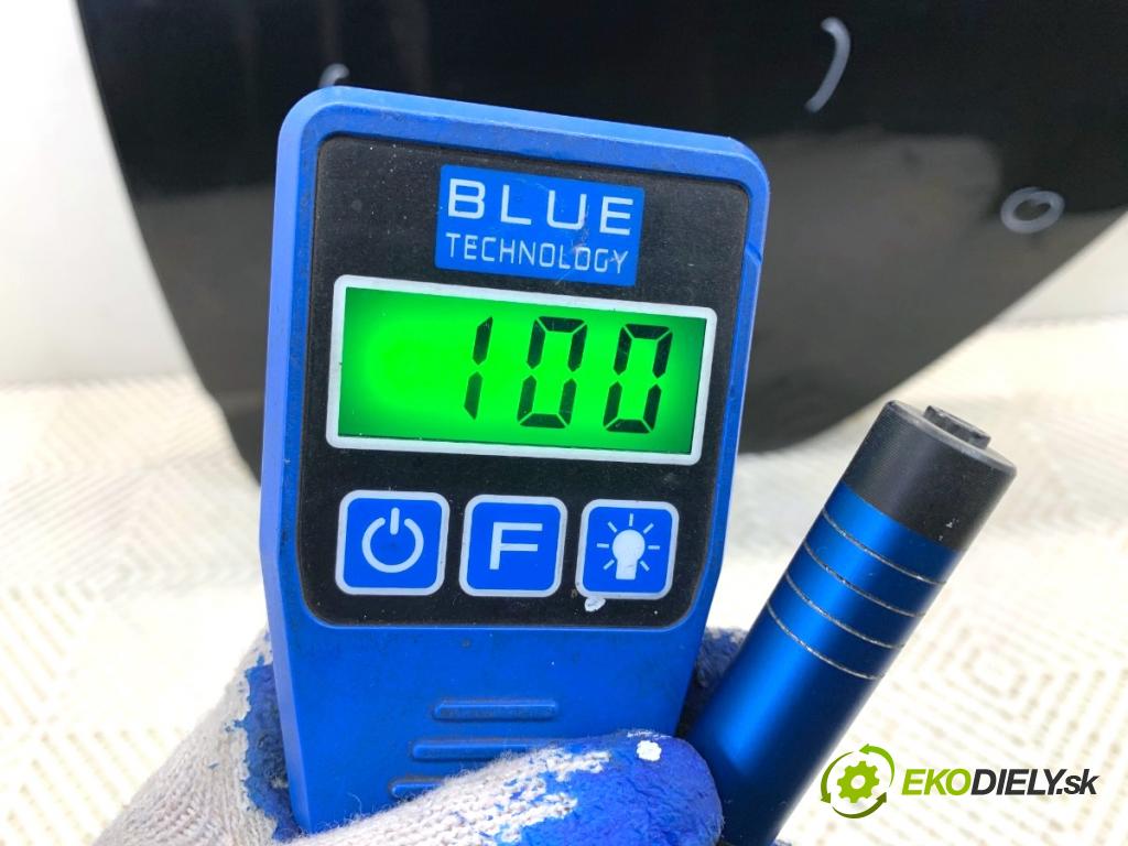 HYUNDAI ix20 liftback 2013 66 kW 1.4 1396 dveře pravý zadní část