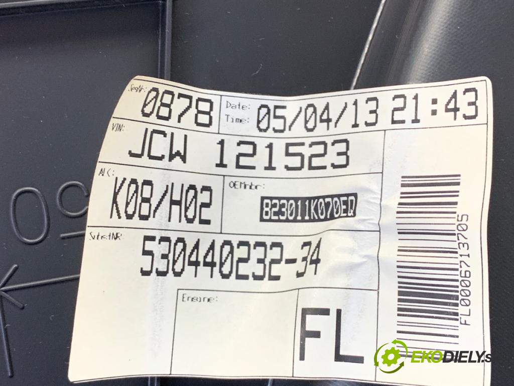 HYUNDAI ix20 liftback 2013 66 kW 1.4 1396 čalúnenie Dvere ľavy predný