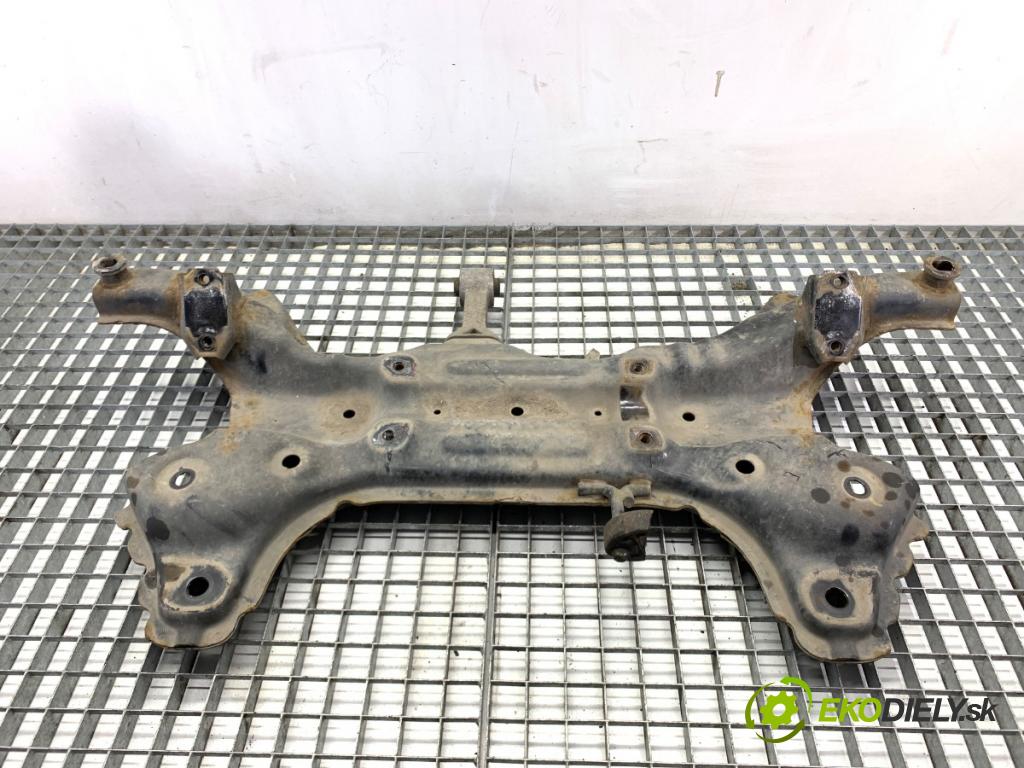 HYUNDAI ix20 liftback 2013 66 kW 1.4 1396 výztuha pod motor  (Přední výztuha)