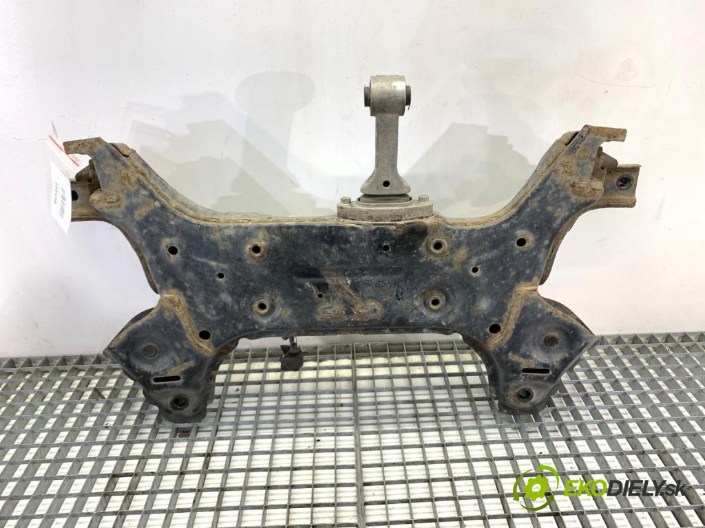 HYUNDAI ix20 liftback 2013 66 kW 1.4 1396 výztuha pod motor  (Přední výztuha)